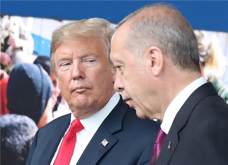 Trump rekao Erdoganu da strani čimbenici kompliciraju situaciju u Libiji 