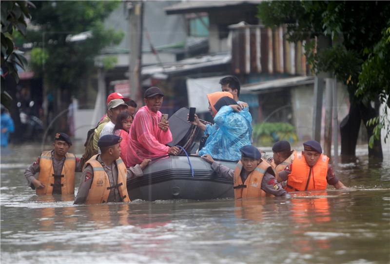 Poplave u Indoneziji: 53 poginulih, 175.000 raseljenih