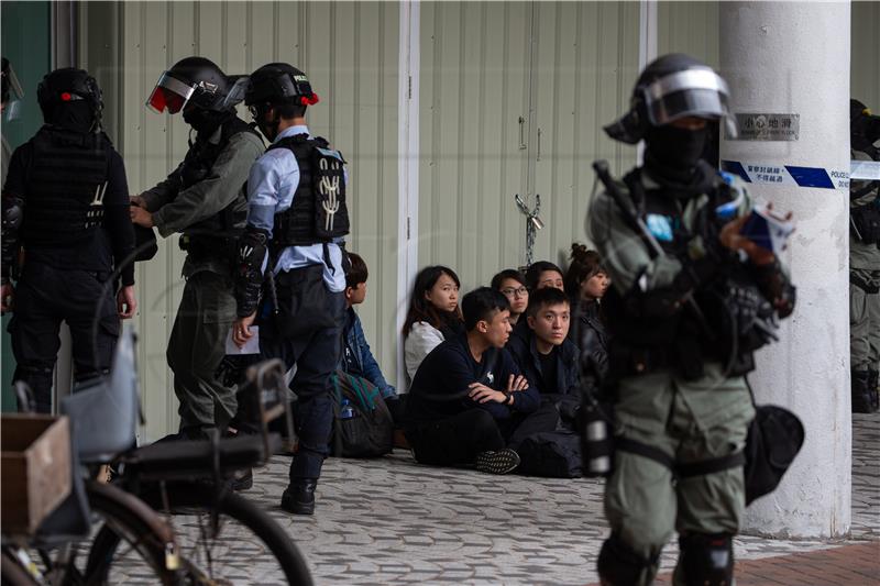 Deseci uhićenih u novim prosvjedima u Hong Kongu