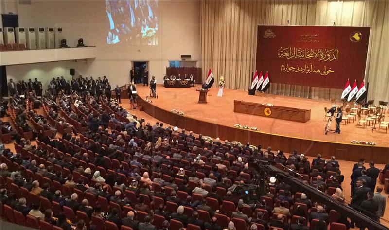 Iraqi parliament votes to expel foreign troops 