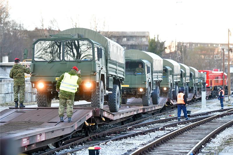 MORH: Počeo ukrcaj sredstava i tehnike Hrvatske vojske u Kninu za Litvu