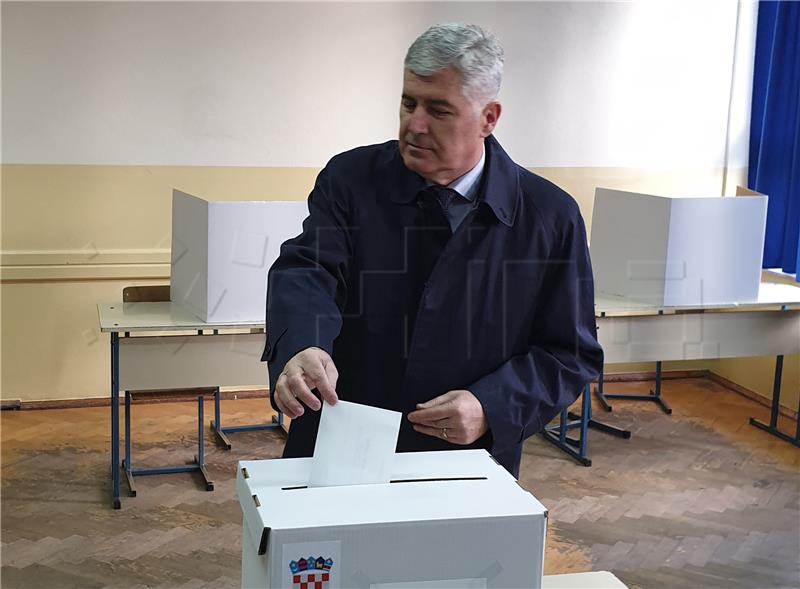 HDZ BH leader congratulates Milanovic on winning presidential election