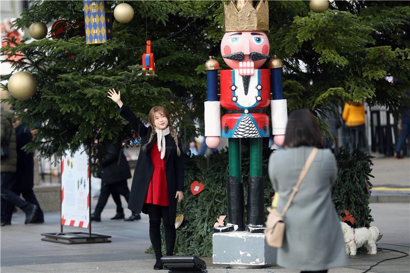 Increased tourist turnover for Christmas, NY