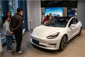 Shanghai-made Tesla Model 3 sedans delivered to customers