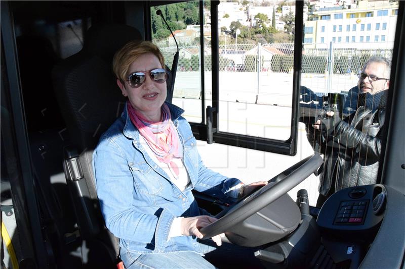 Tri nova zglobna autobusa stigla u Dubrovnik