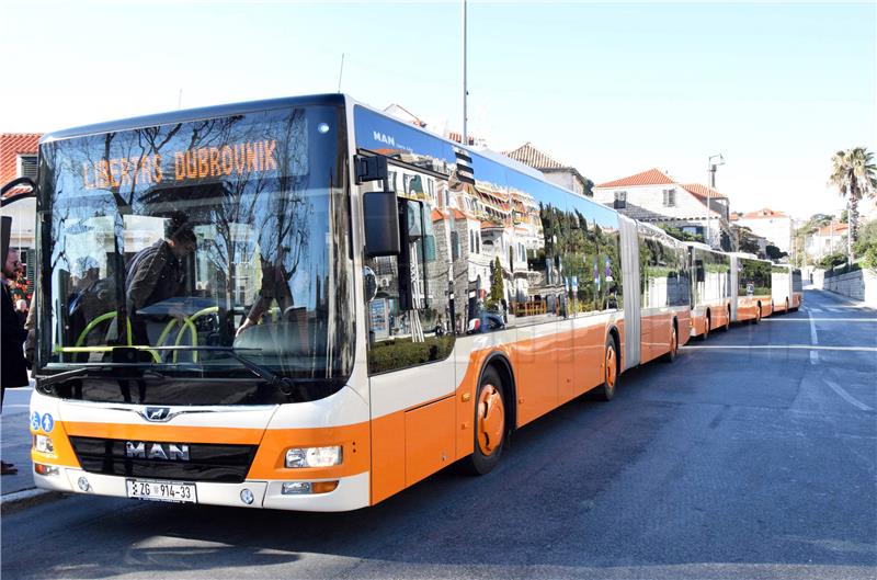 Tri nova zglobna autobusa stigla u Dubrovnik