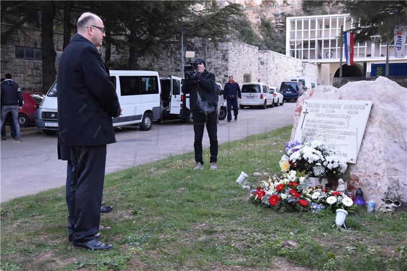 Polaganjem vijenaca obilježena godišnjica tragedije u HE Plat