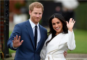 Duke and Duchess of Sussex to step back from royal family duties