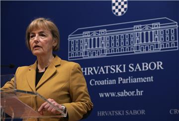 Anka Mrak Taritaš i Vesna Pusić održale konferenciju za medije