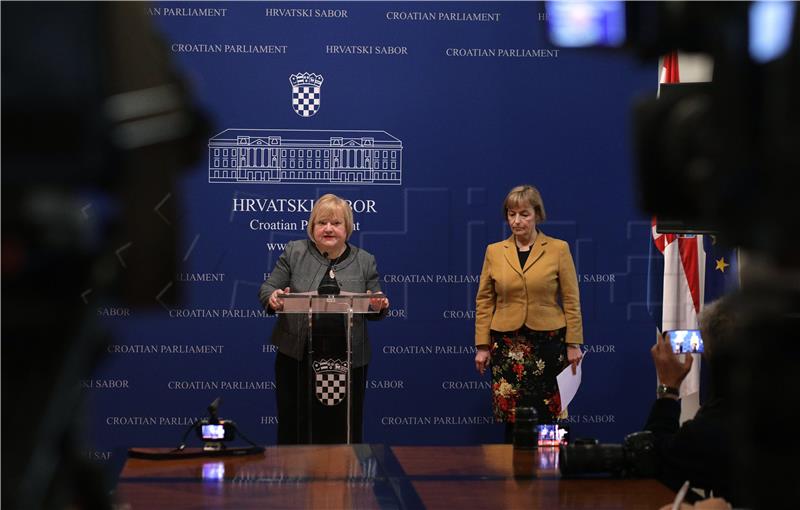 Anka Mrak Taritaš i Vesna Pusić održale konferenciju za medije