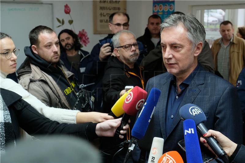 Skoro dismisses insinuations that he is somebody's player