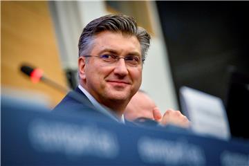 Plenković: Vlada već odbacila oporbeni zahtjev za smjenom ministrice Divjak