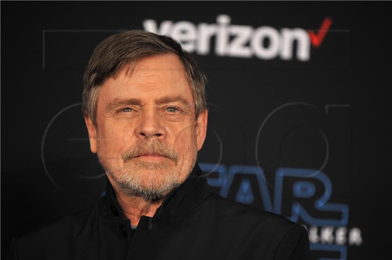 Mark Hamill napustio Facebook