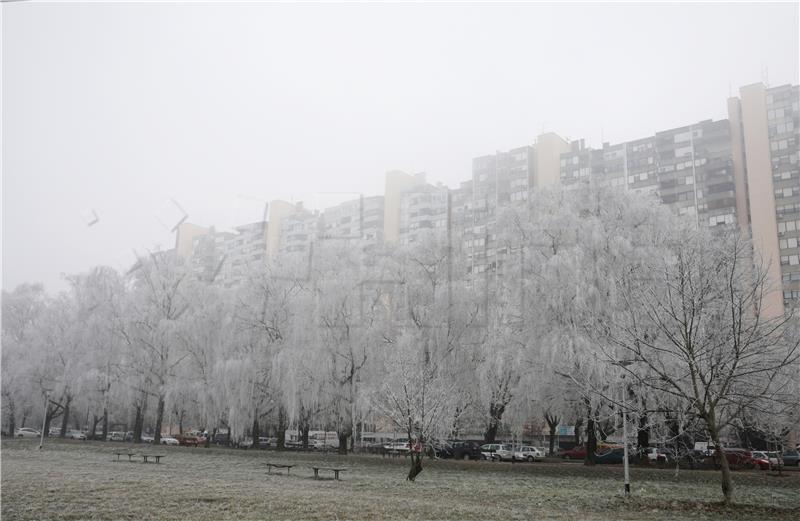 Novi Zagreb obavijen maglom i mrazom