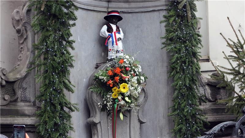Manneken Pis dressed in Croatia's folk costume