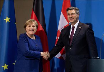 Merkel i Plenković nadaju se pomacima za Albaniju i S.Makedoniju na samitu u Zagrebu