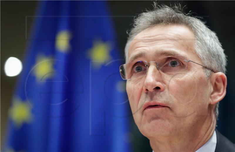 Stoltenberg: NATO bi mogao pomoći EU-u u provedbi embarga na oružje za Libiju