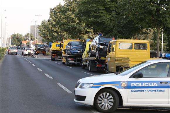 Split: teže ozlijeđena dva policajca u prometnoj nesreći