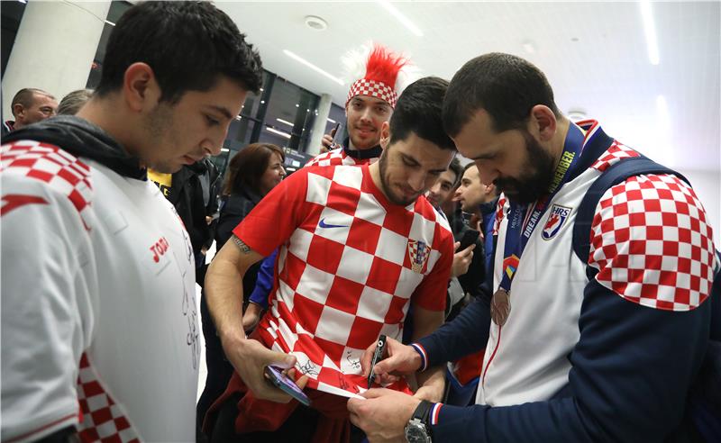 Doček hrvatskih rukometaša u Zračnoj luci Franjo Tuđman