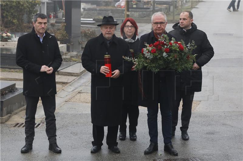  SDP lays wreaths at Mirogoj Cemetery to pay tribute to Holocaust victims 