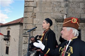 Lodama počele tradicionalne Tripundanske svečanosti u Kotoru