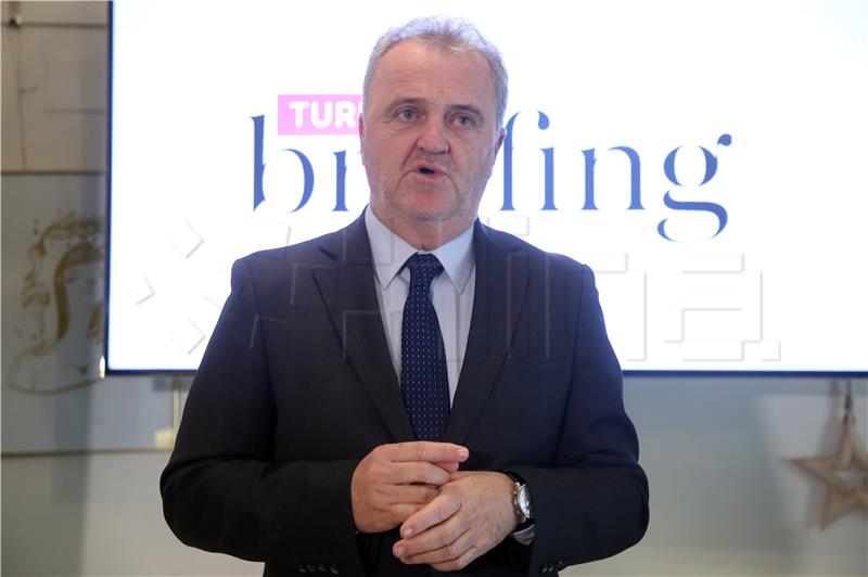 Na brifingu HUT-a Velimir Šonje dao svoj pogled na investicije u turizmu