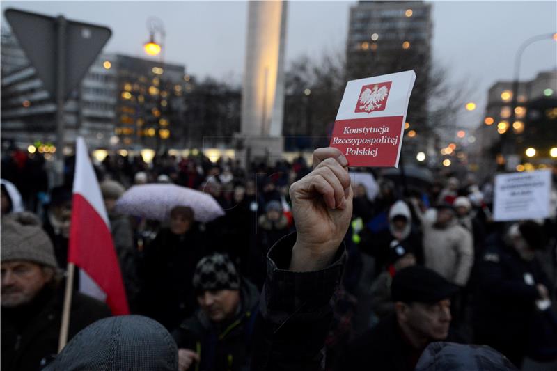 Povjerenica EU-a kritizira "klevetničke kampanje" protiv sudaca u Poljskoj