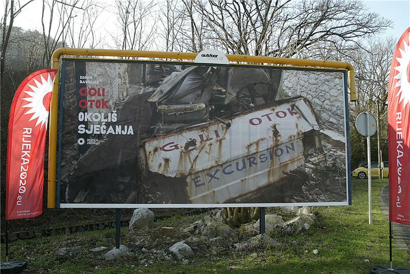 Umjetnici o Golom otoku na jumbo plakatima