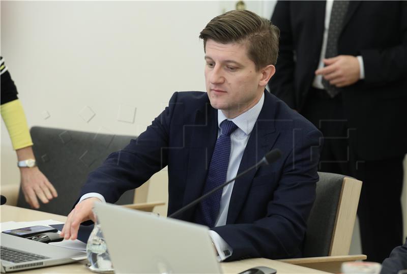 Ministar Marić: Cigarete ne bi trebale poskupjeti više od dvije kune