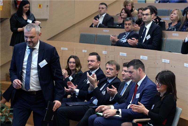 Porezna konferencija: Utjecaj poreza na investicije i zapošljavanje