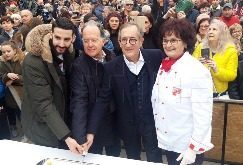 Umažani dočekali svoju rukometnu ikonu - izbornika Linu Červara