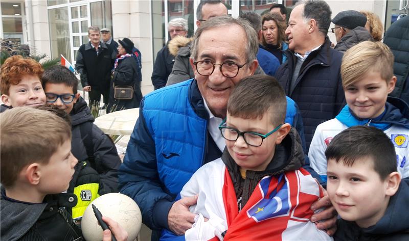 Umažani dočekali svoju rukometnu ikonu - izbornika Linu Červara