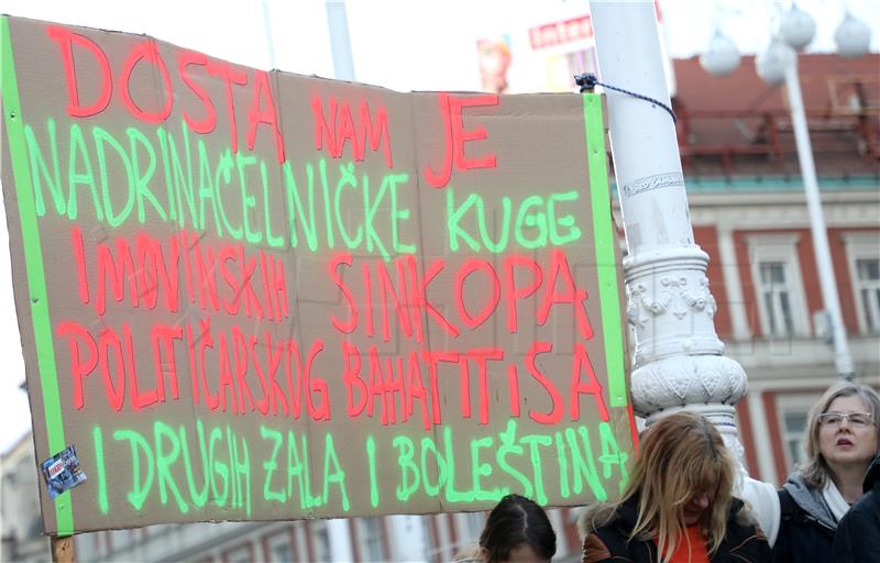 Prosvjed "Dosta je!“ protiv gradonačelnika Zagreba Milana Bandića na Trgu bana Jelačića