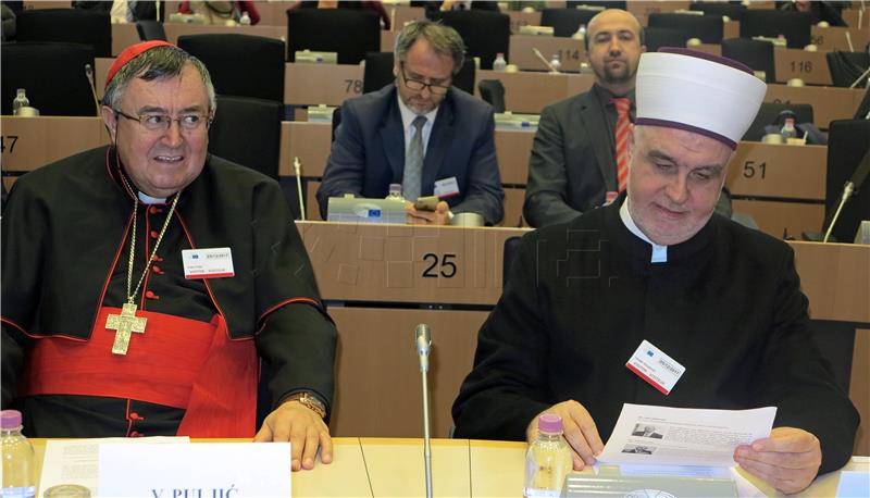 Bosnia: Religious leaders hold common prayer for war victims and peace