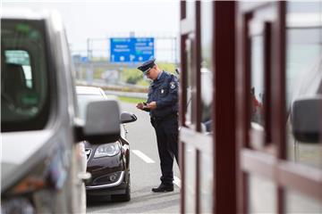 Mađarska: zbog koronavirusa kontroliraju se putnici na šest glavnih graničnih prijelaza 