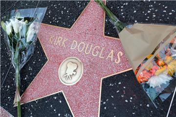 USA CINEMA KIRK DOUGLAS OBIT