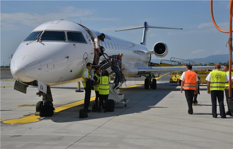 Njemački putnički zrakoplov sletio u Zadar umjesto u Split