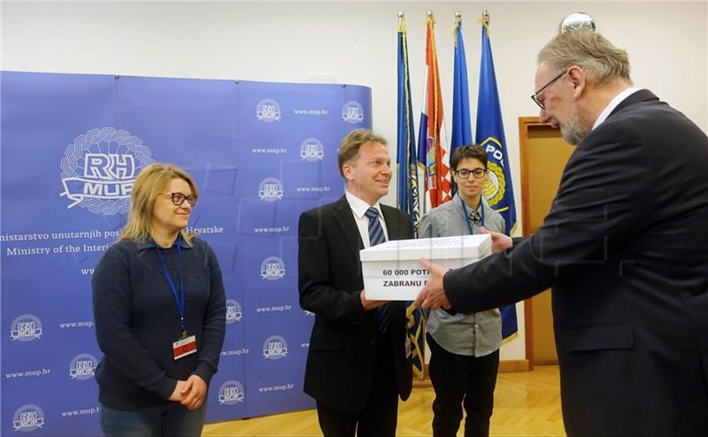 Prijatelji životinja predali potpise za zabranu petardi - MUP najavio izmjenu zakona