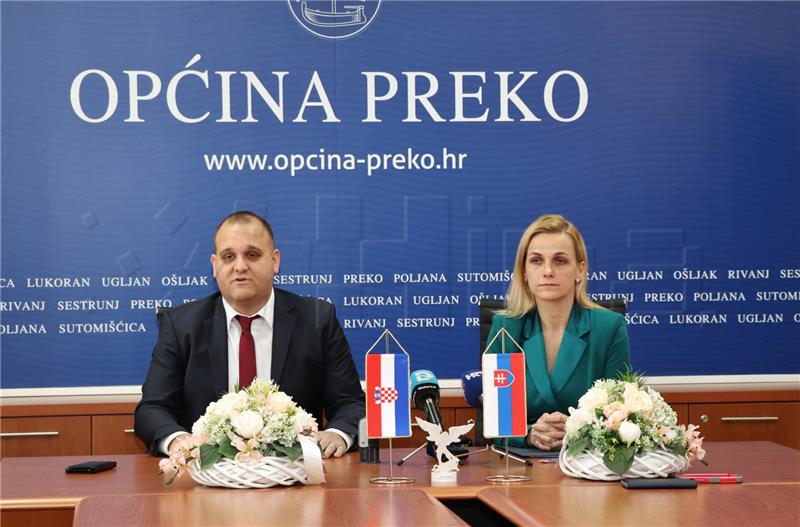 Općina Preko i slovački Sitno Holding potpisali kupoprodajni ugovor za zemljište "Mačjak - Šumljak"