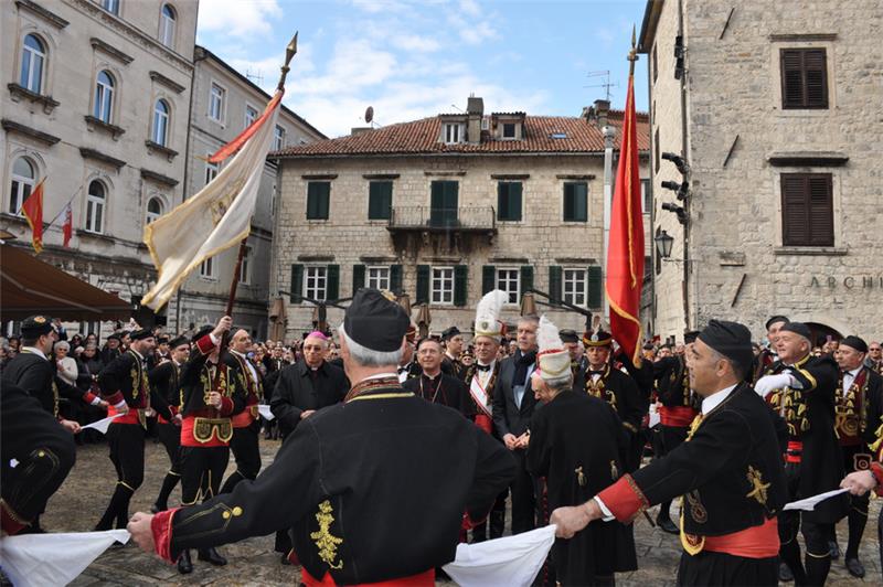 Molitvom i kolom Bokeljske mornarice odana počast sv. Tripunu