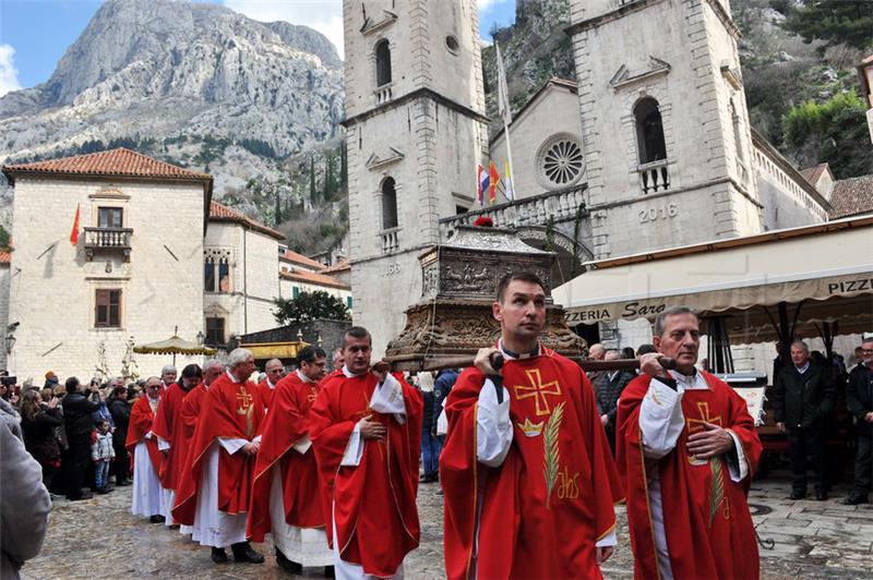 Molitvom i kolom Bokeljske mornarice odana počast sv. Tripunu