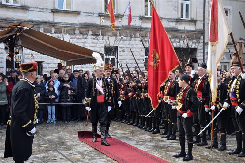 Molitvom i kolom Bokeljske mornarice odana počast sv. Tripunu