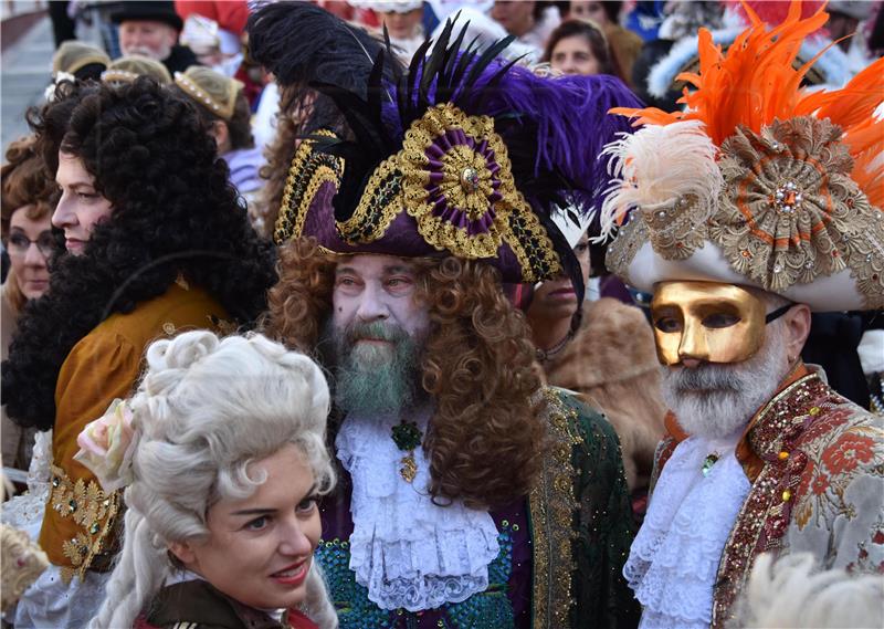 Otvoren karneval u Veneciji - tema je ljubav