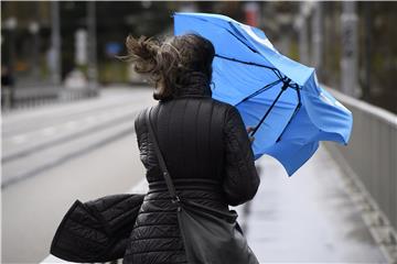 Oluja u Europi: otkazani letovi, nestanak struje