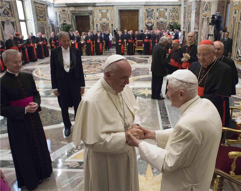 I sedam godina nakon Benediktova odstupa traje fenomen "dvojice papa"