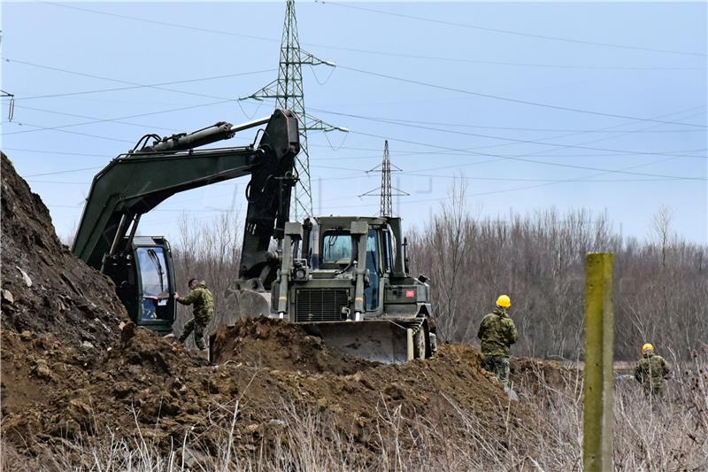 MORH: Dvojica vojnika ozlijeđena u eksploziji bombe sa suzavcem vraćeni na iskapanja u Vukovaru