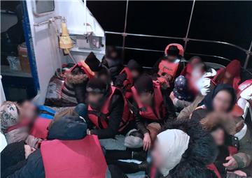 Dubrovnik maritime police rescue 36 migrants in Aegean Sea