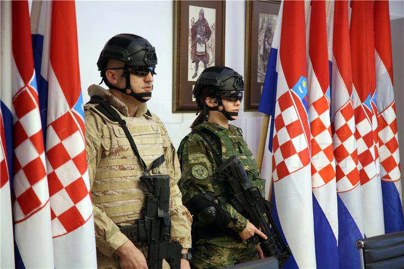 Defence ministry signs procurement agreements with 38 Croatian companies