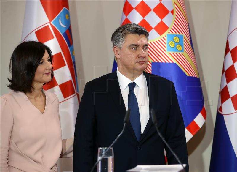 Foreign agencies report sparely on Milanovic inauguration