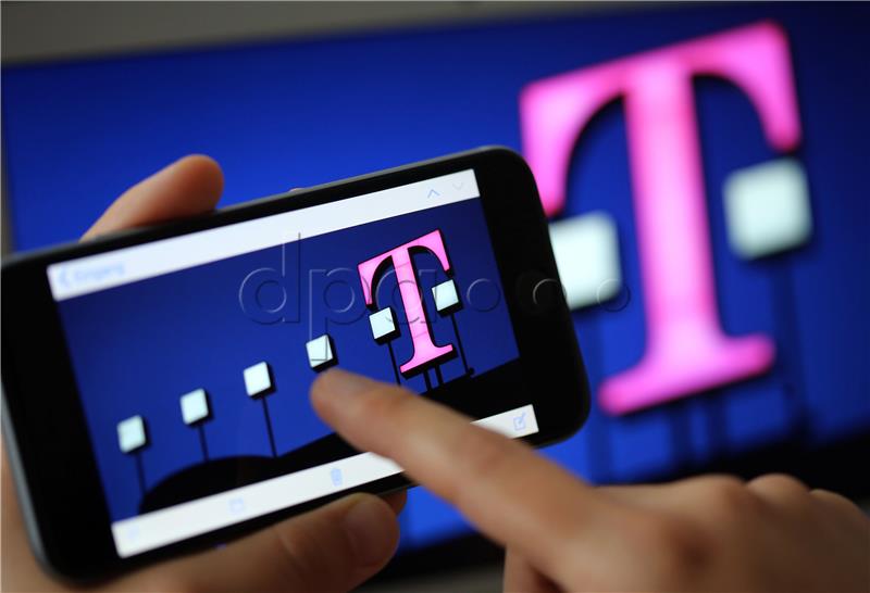 Deutsche Telekom reports a profit in the last quarter